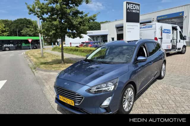 Ford Focus (2020) thumbnail 1
