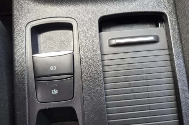 Ford Focus (2020) thumbnail 2
