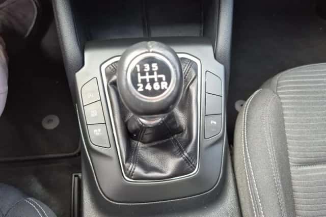 Ford Focus (2020) thumbnail 3