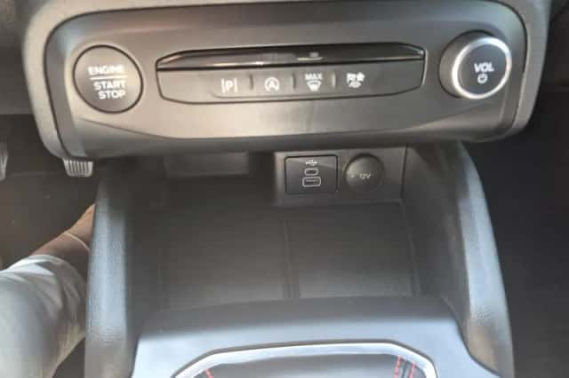 Ford Focus (2025) thumbnail 3