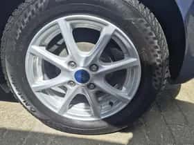 Ford Fiesta (2021) thumbnail 3