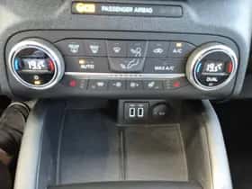 Ford Kuga (2022) thumbnail 5