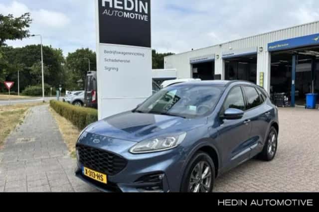 Ford Kuga (2022) thumbnail 1