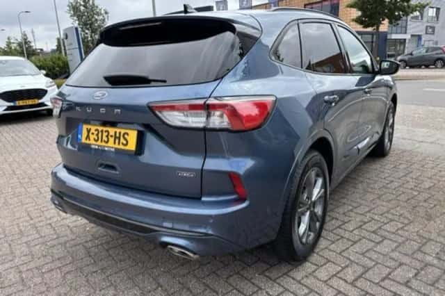 Ford Kuga (2022) thumbnail 2