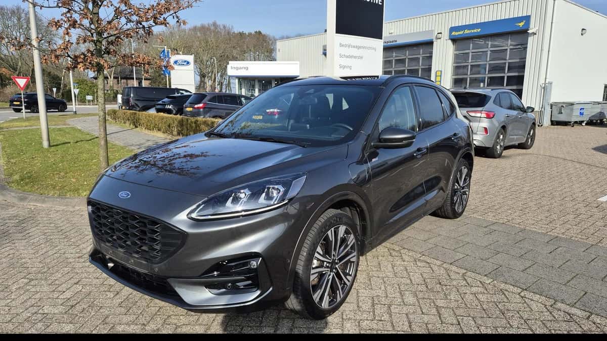 Ford Kuga (2022) — foto 1