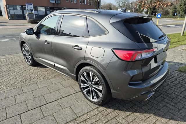 Ford Kuga (2022) thumbnail 3