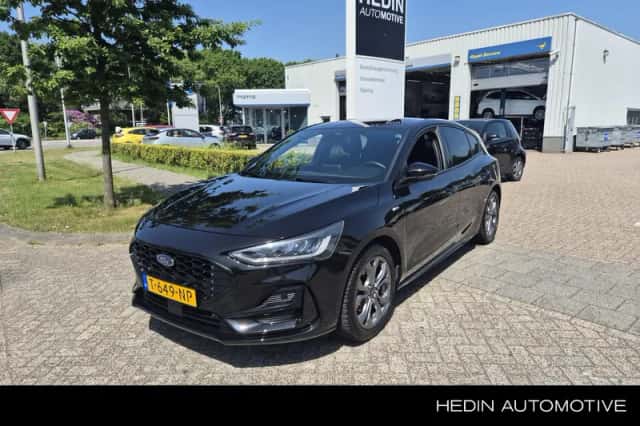 Ford Focus (2023) thumbnail 1