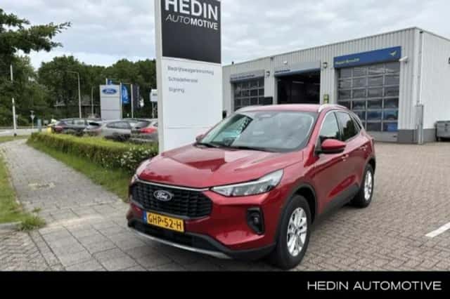 Ford Kuga (2024) thumbnail 1