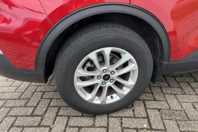 Ford Kuga (2024) thumbnail 4