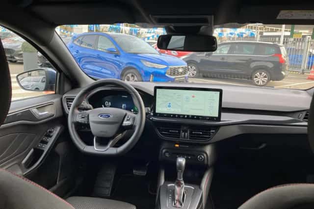 Ford Focus (2024) thumbnail 3