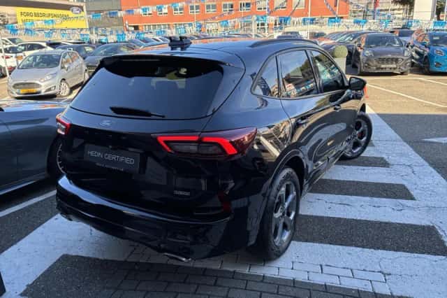 Ford Kuga (2024) thumbnail 2