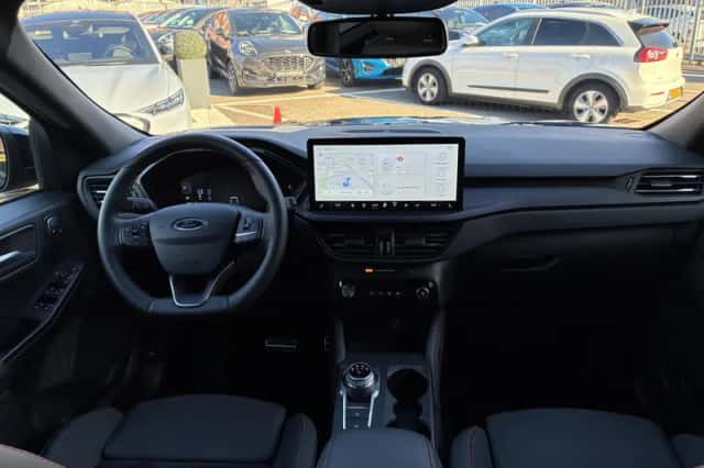 Ford Kuga (2024) thumbnail 3