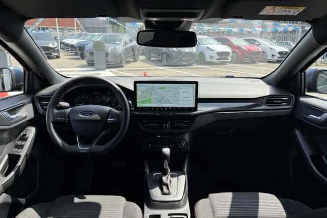 Ford Focus (2025) thumbnail 3