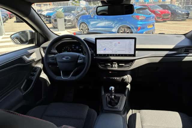 Ford Focus (2025) thumbnail 3