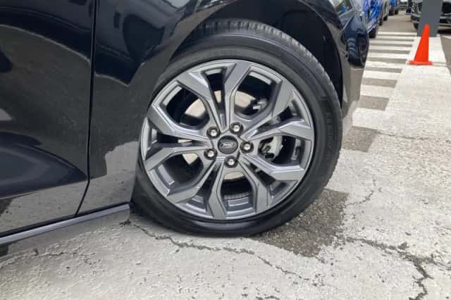 Ford Focus (2025) thumbnail 5