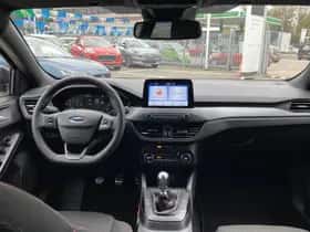 Ford Focus (2023) thumbnail 3