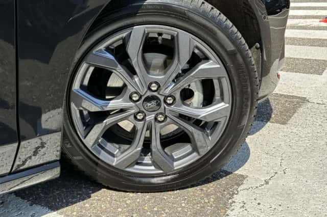 Ford Focus (2025) thumbnail 5