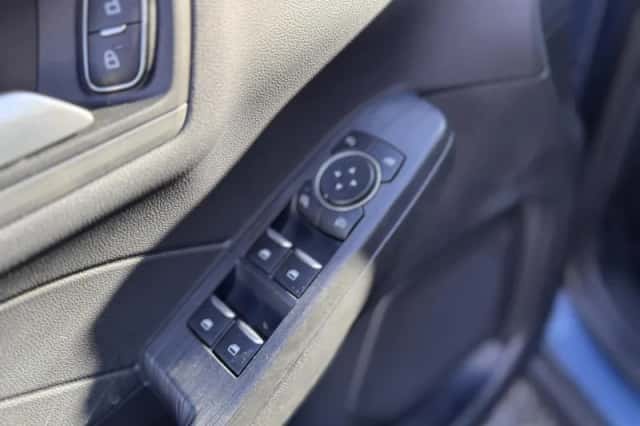 Ford Kuga (2022) thumbnail 27