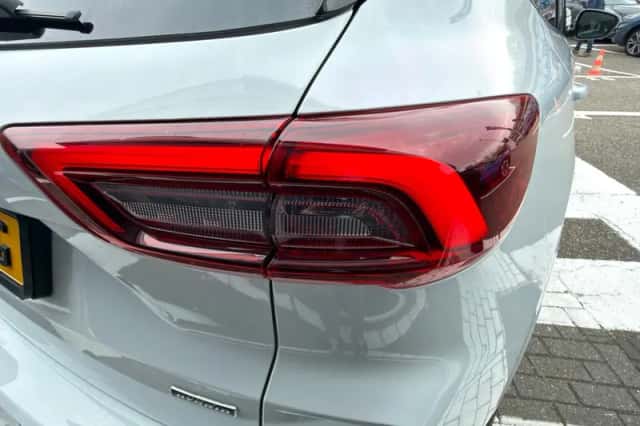 Ford Kuga (2024) thumbnail 3