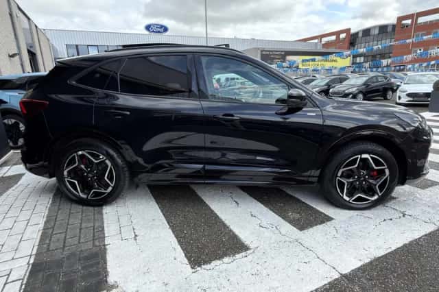Ford Kuga (2024) thumbnail 2