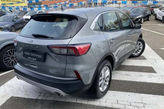 Ford Kuga (2023) thumbnail 2