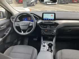 Ford Kuga (2023) thumbnail 3