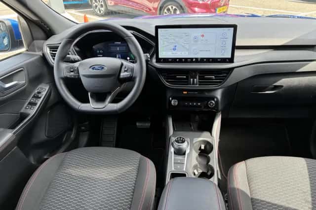Ford Kuga (2025) thumbnail 3