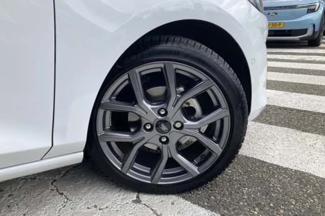 Ford Fiesta (2022) thumbnail 5