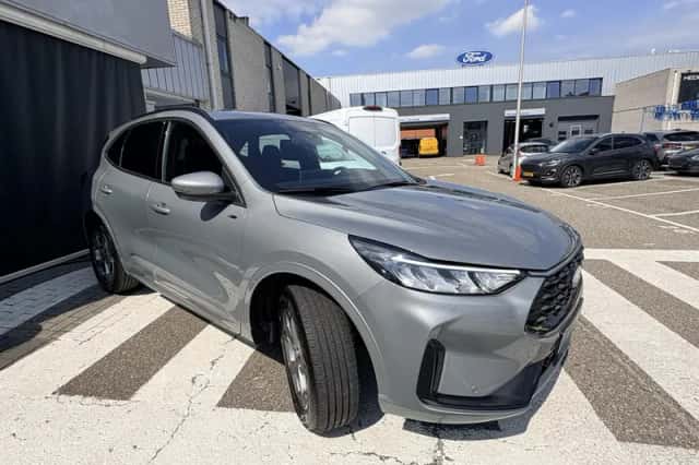 Ford Kuga (2025) thumbnail 4