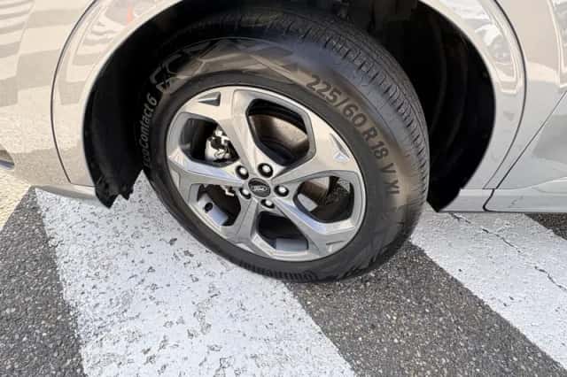 Ford Kuga (2025) thumbnail 5