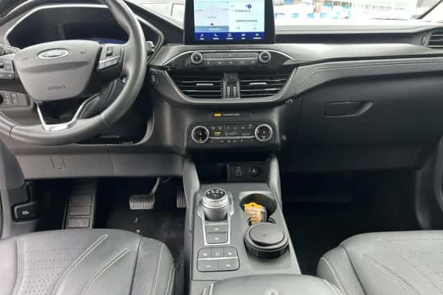 Ford Kuga (2023) thumbnail 3