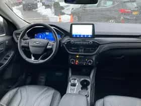 Ford Kuga (2023) thumbnail 3