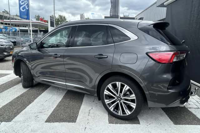 Ford Kuga (2023) thumbnail 4