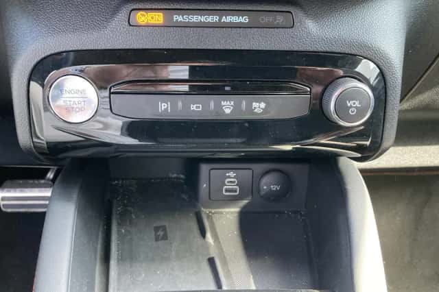 Ford Kuga (2025) thumbnail 16