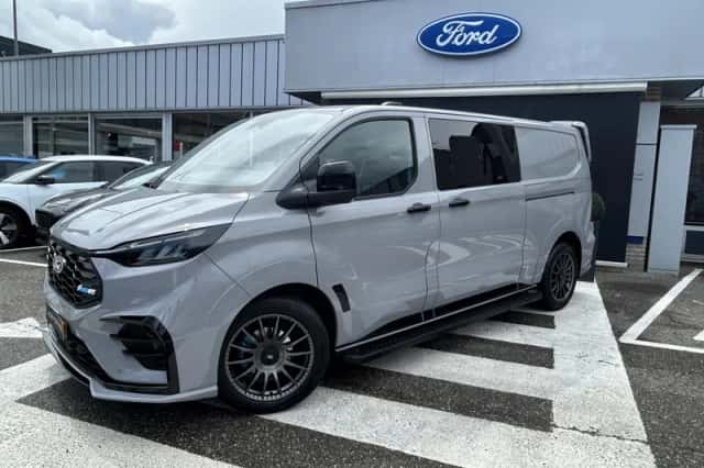 Ford Transit Custom (2024) thumbnail 2