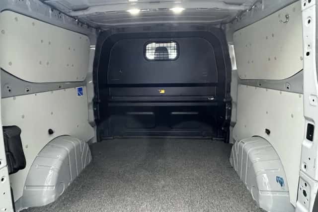 Ford Transit Custom (2024) thumbnail 11