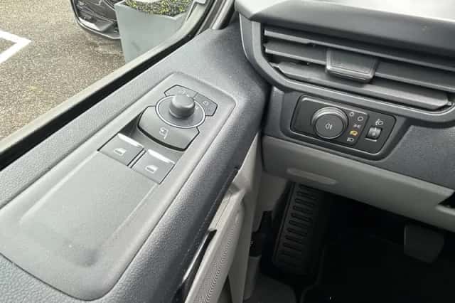 Ford Transit Custom (2024) thumbnail 14