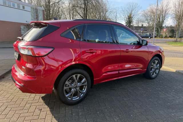 Ford Kuga (2024) thumbnail 2