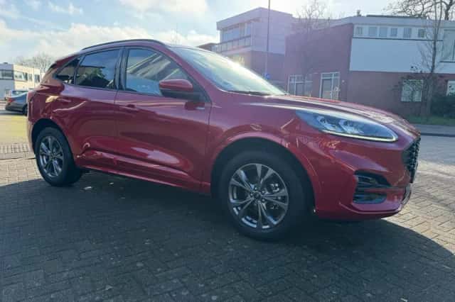 Ford Kuga (2024) thumbnail 3