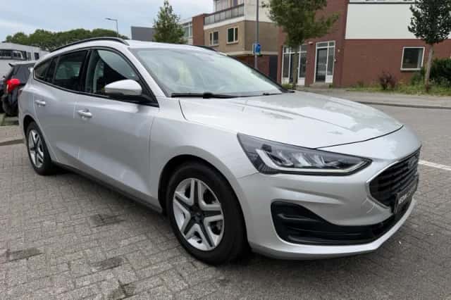 Ford Focus (2022) thumbnail 4