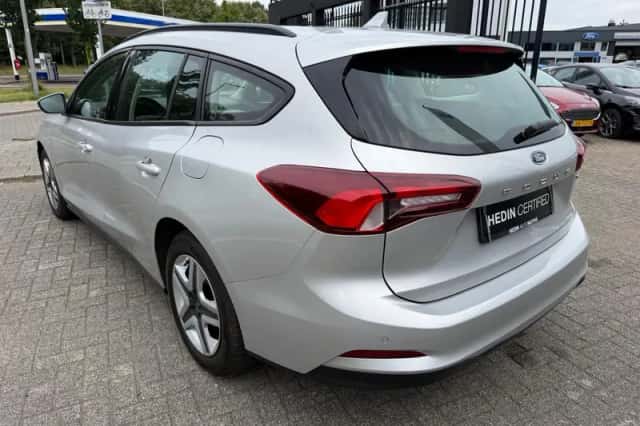Ford Focus (2022) thumbnail 5