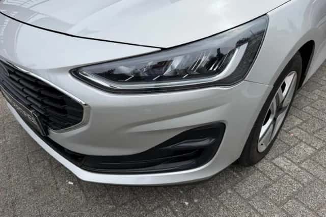 Ford Focus (2022) thumbnail 6