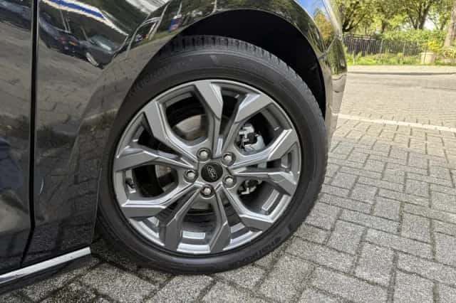 Ford Focus (2025) thumbnail 3
