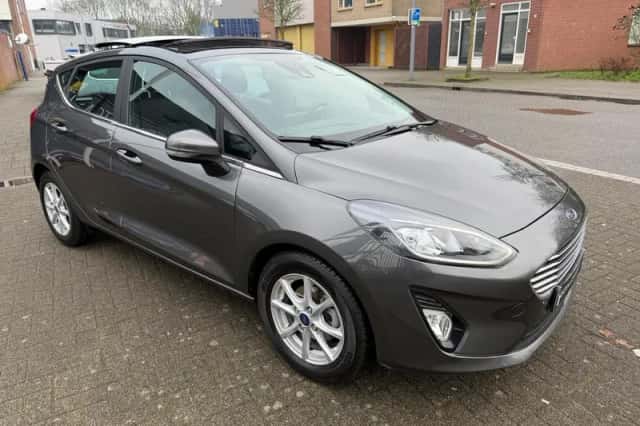 Ford Fiesta (2021) thumbnail 4