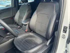 Ford Kuga (2022) thumbnail 17