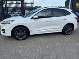 Ford Kuga (2022) thumbnail 3