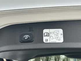 Ford Kuga (2018) thumbnail 17