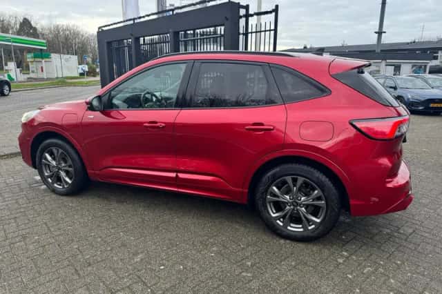 Ford Kuga (2021) thumbnail 4
