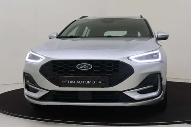 Ford Focus (2023) thumbnail 2