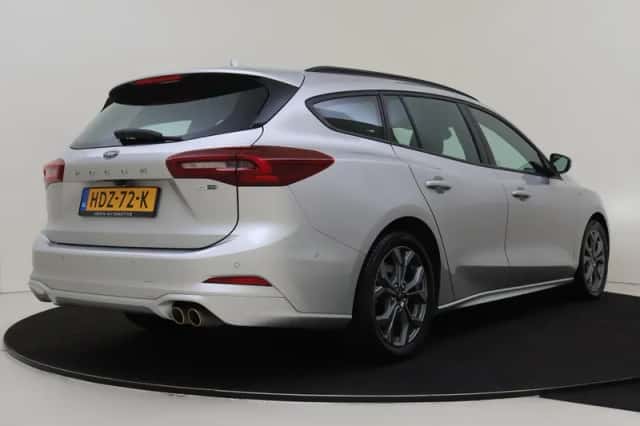 Ford Focus (2023) thumbnail 5